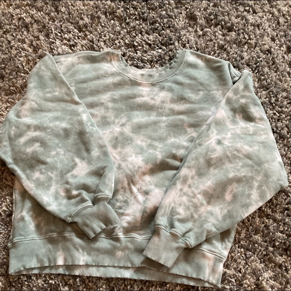 Green tye dye sweatshirt crew neck